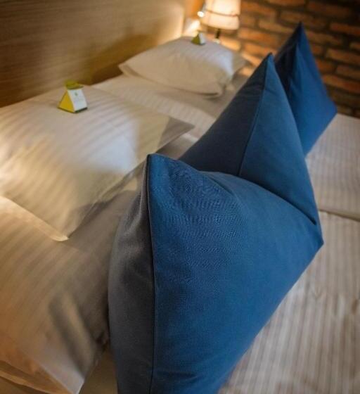 Полулюкс с Балконом, Crocus Gere Bor Hotel Resort & Wine Spa
