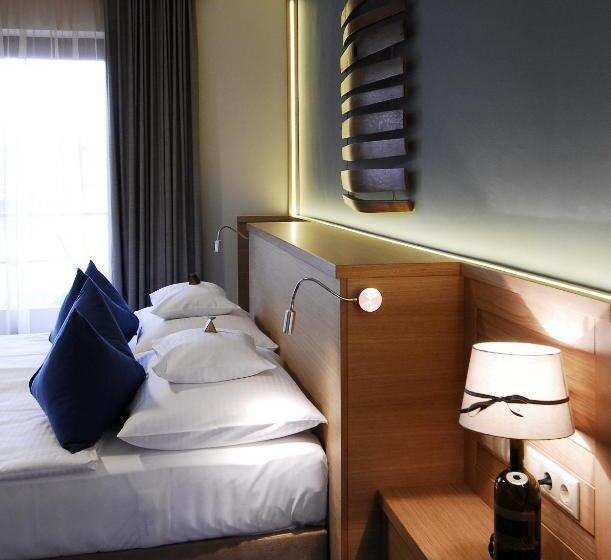 Полулюкс с Балконом, Crocus Gere Bor Hotel Resort & Wine Spa