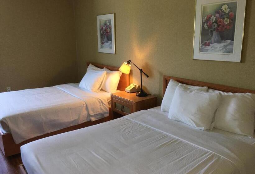带2个双人床的标准工作室, Annapolis Royal Inn
