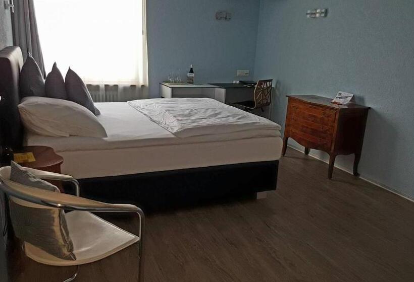 Номер Стандарт Вид на Озеро, Murtenhof & Krone