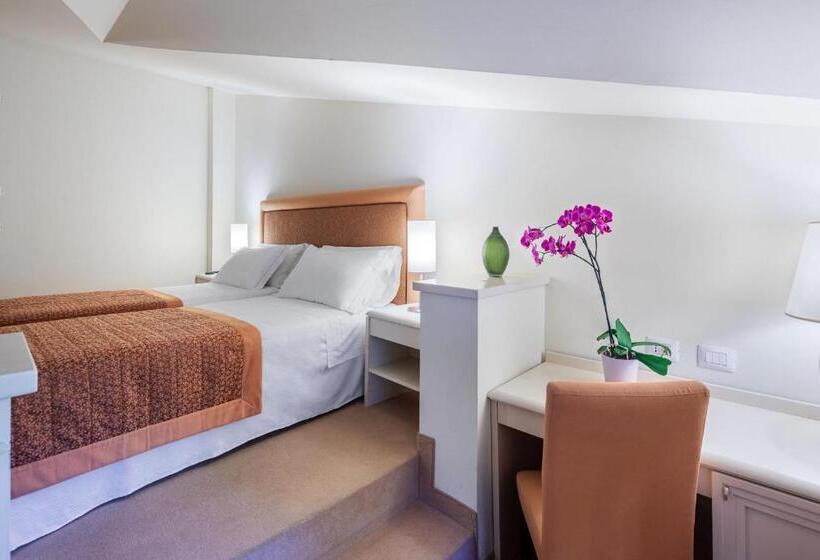 Номер Стандарт Трехместный, Park Hotel Olimpia
