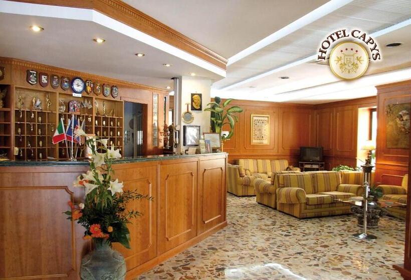 Номер Deluxe, Capys