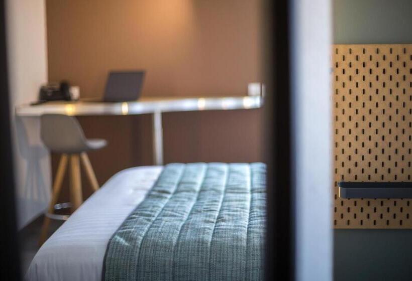 Номер Deluxe Кровать Кинг, Carre Pau Airport