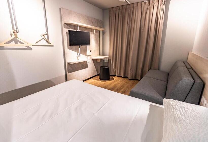 Семейный Номер, Ibis Budget Millau Viaduc