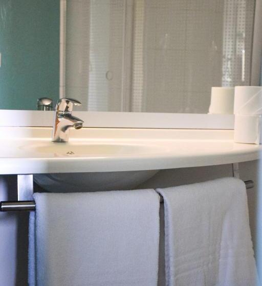 Семейный Номер, Ibis Budget Millau Viaduc