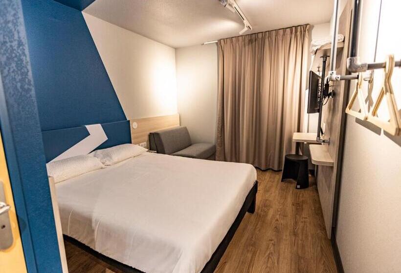 Номер Стандарт, Ibis Budget Millau Viaduc