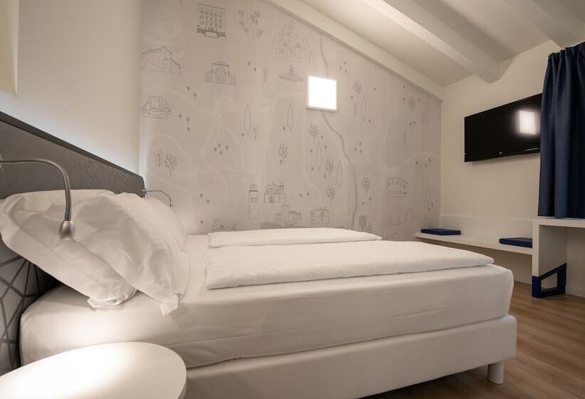 Superior room with lake view, Seele Garda
