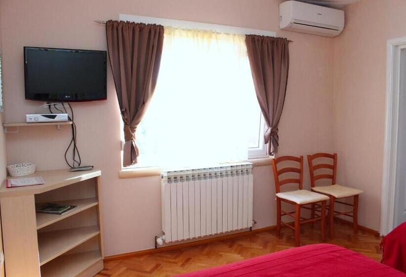 آپارتمان 1 خوابه با چشم‌انداز دریا, Villa Rosa
