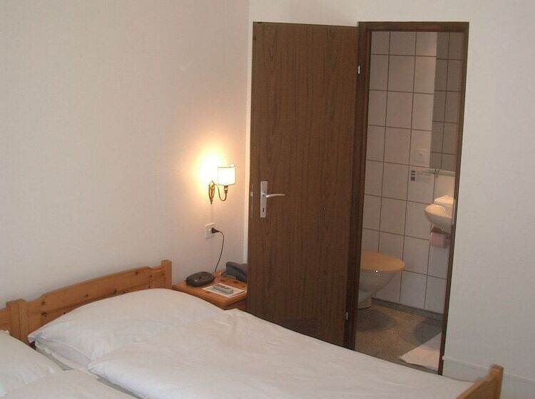 标准间, De La Paix