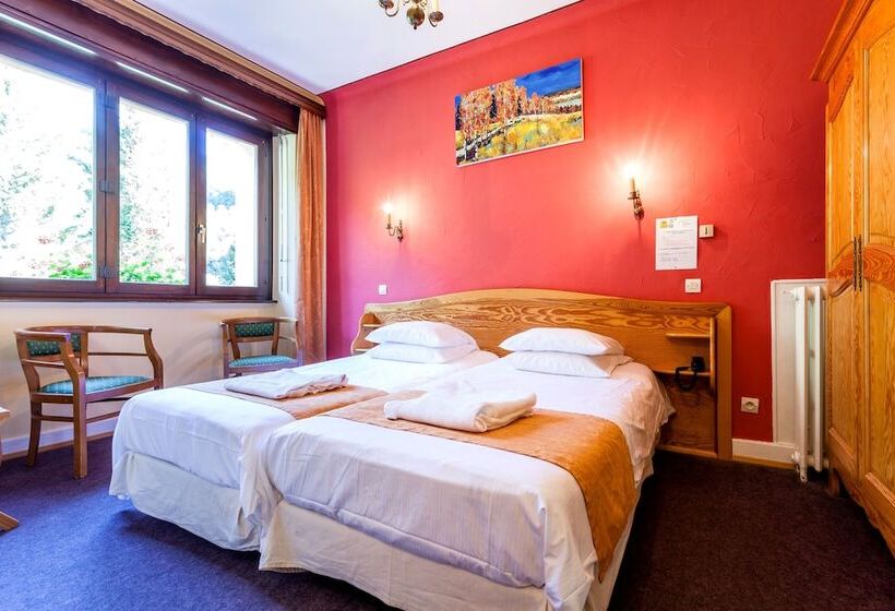 Номер Стандарт Вид на Сад, Logis Hôtel Restaurant De La Poste Et Spa De Montagne