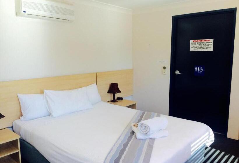 Номер Deluxe, Red Cedar Motel