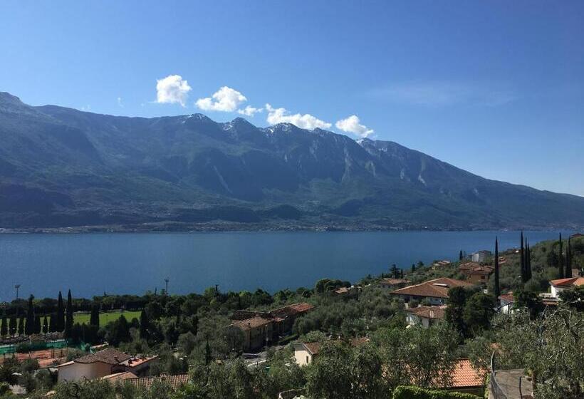 اتاق لوکس با چشم‌انداز دریاچه, Villa Belvedere