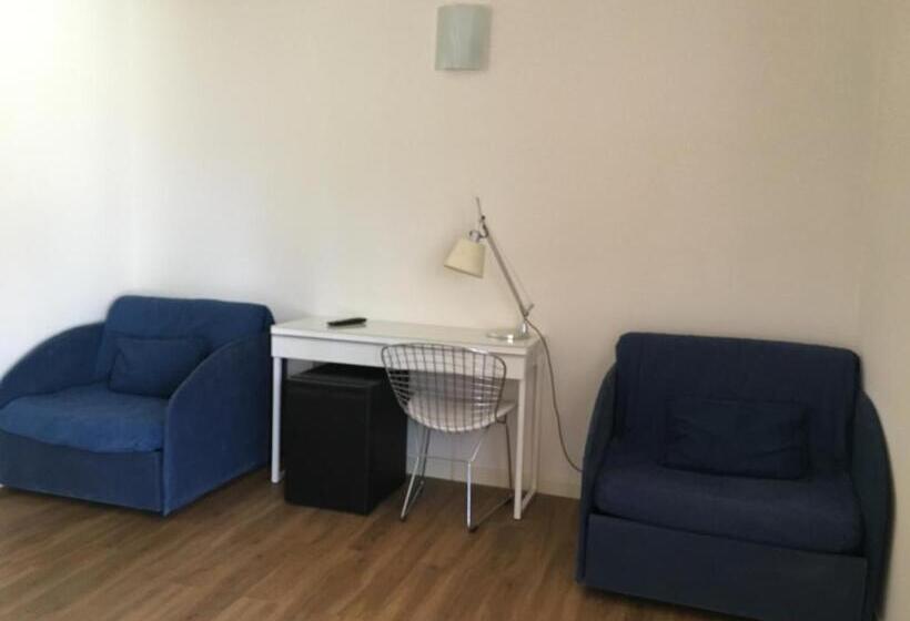 اتاق لوکس با چشم‌انداز دریاچه, Villa Belvedere