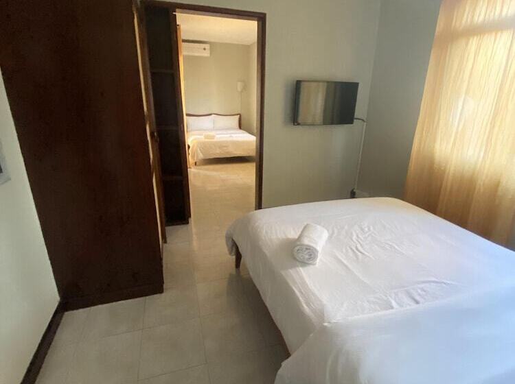 اتاق خانوادگی, Cosi Holiday