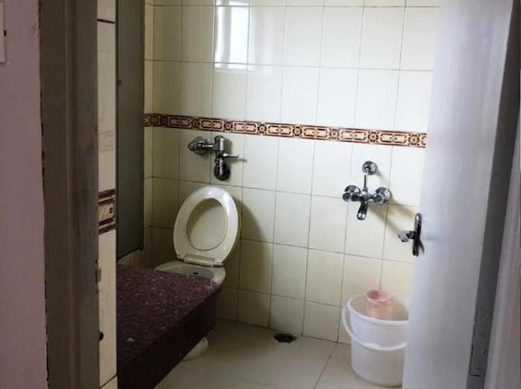 디럭스 룸, Preethi Palace