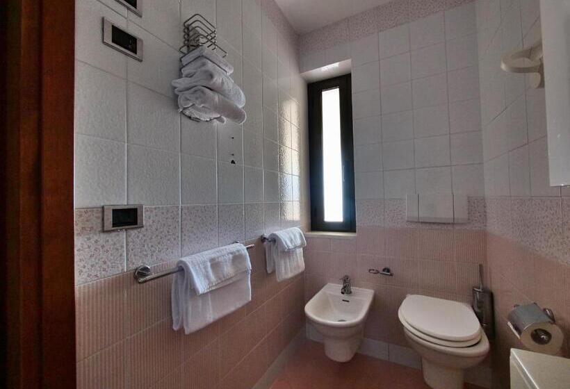 Четырехместный Номер Стандарт, Residence Mondial
