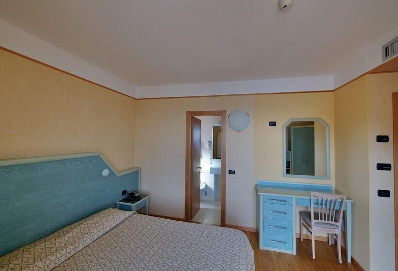 Студия Стандарт, Residence Mondial