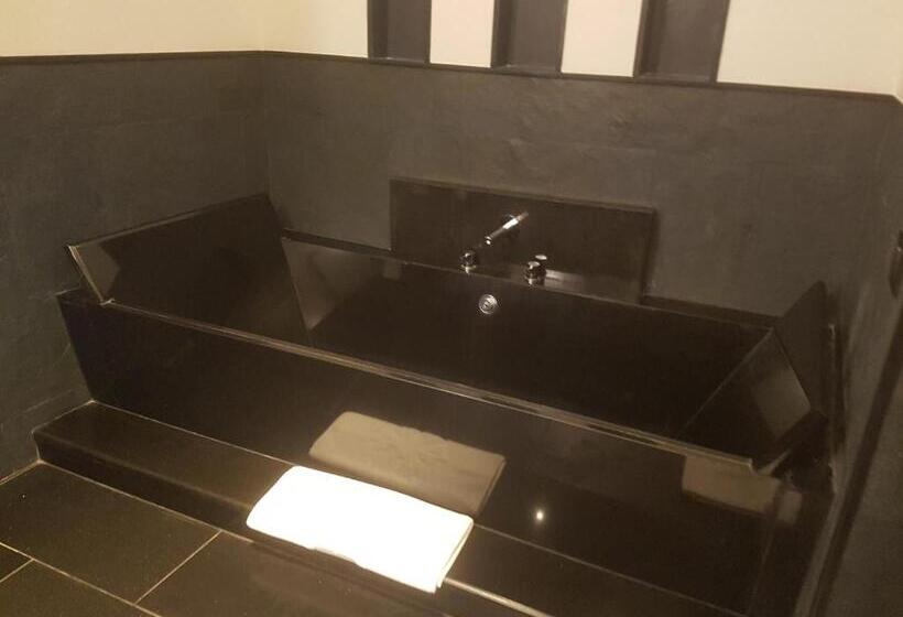 Хижина Deluxe, Taj Madikeri Resort & Spa Coorg