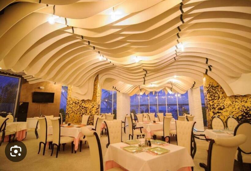 آپارتمان 2 خوابه, White Tower Mamaia Apartament 608