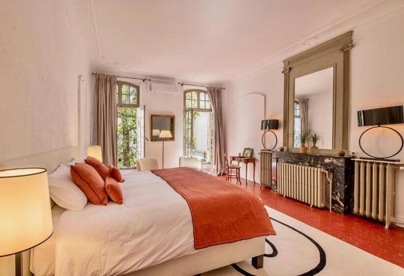 Люкс Deluxe Кровать Кинг, La Chapelle Sur La Sorgue