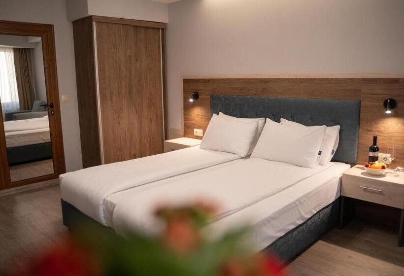 Номер Стандарт с Балконом, Guest House Velik