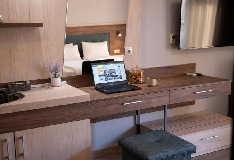 חדר דלוקס עם מרפסת, Guest House Velik