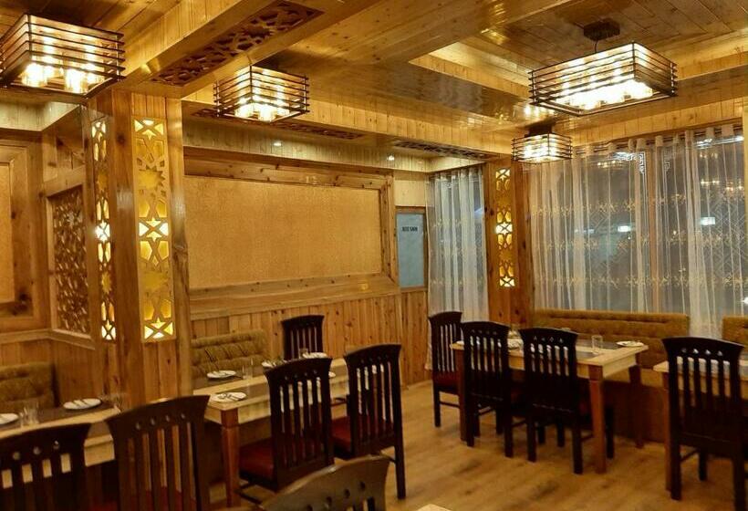 디럭스 룸, Zingkham Residency