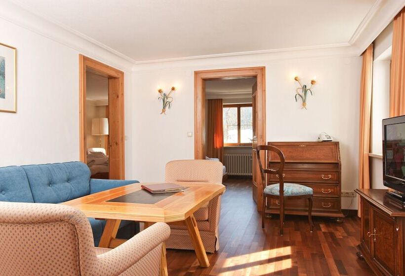 Family Suite, Hinterwies – Ski In / Lodge / Dine