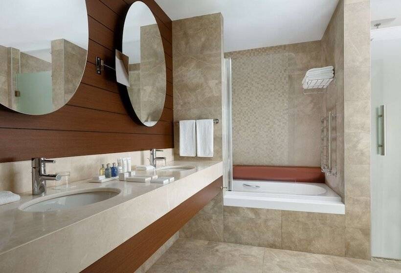 Семейный Номер Вид на Море, Radisson Blu Resort & Congress Centre Sochi