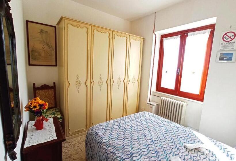 اتاق لوکس, La Ginestra B&b