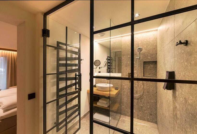 اتاق سوپریور با بالکن, Aktivhotel Alpendorf