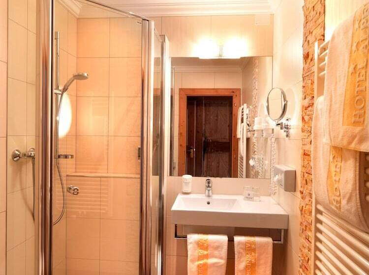 اتاق استاندارد با بالکن, Aktivhotel Alpendorf