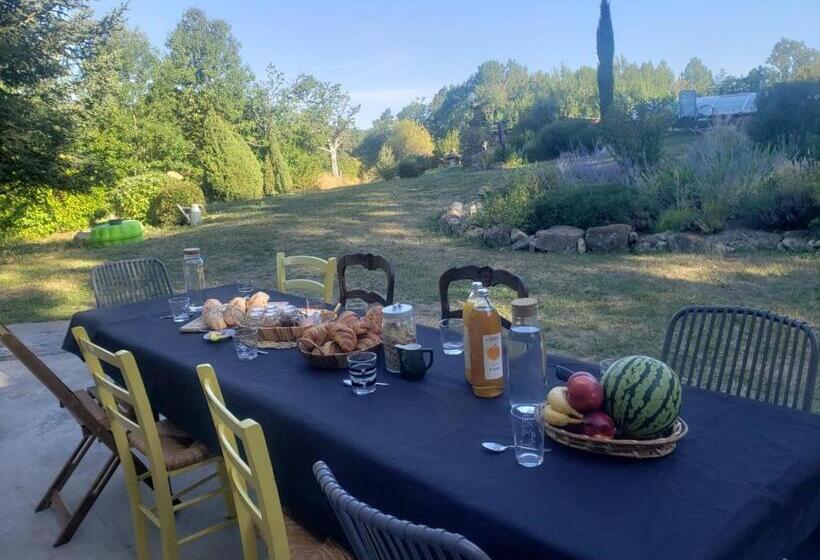 Семейный Номер, La Chabanade