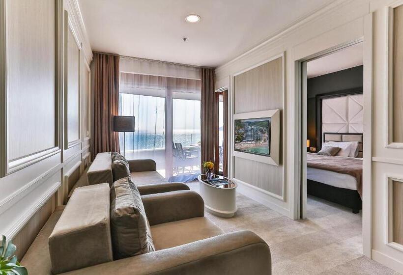سوئیت با تخت بزرگ, Palacio Del Mar