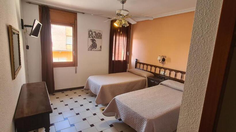 스탠다드 트리플 룸, Hostal El Molino