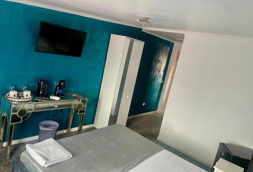 اتاق اکونومی, City Break