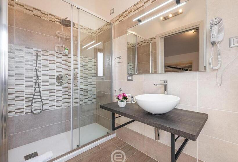 Номер Стандарт Трехместный, Villa Monica   Suites