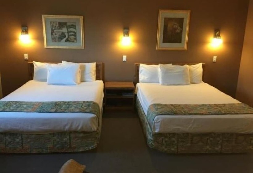 Номер Стандарт 2 Двуспальные Кровати, Canadas Best Value Inn Kelowna