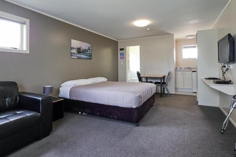 Студия Superior, Captain Cook Motor Lodge