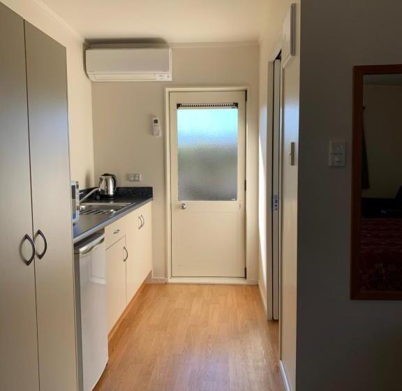 Студия Superior, Captain Cook Motor Lodge
