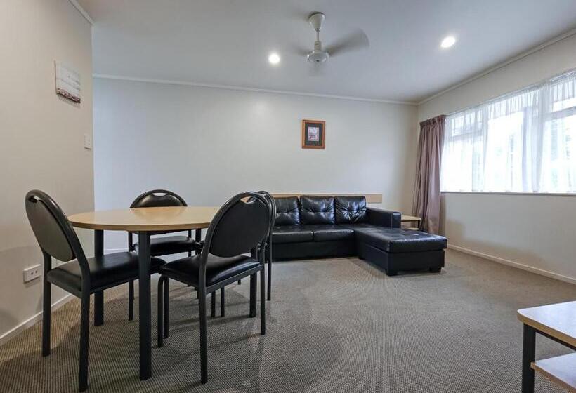 Семейные Апартаменты 3 Спальни, Captain Cook Motor Lodge