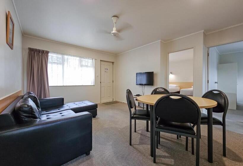 Семейные Апартаменты 3 Спальни, Captain Cook Motor Lodge