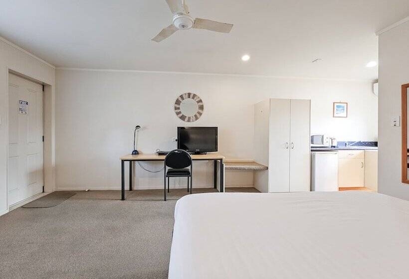 Студия Superior, Captain Cook Motor Lodge