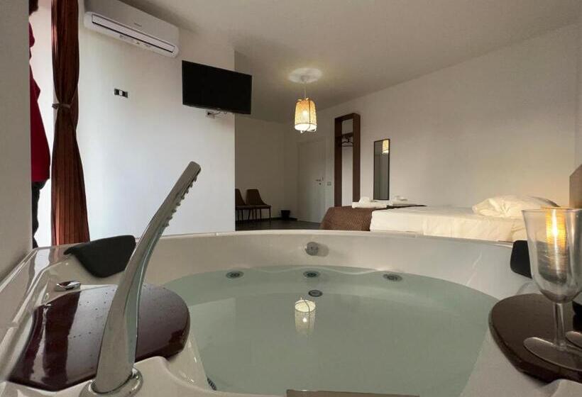Люкс Повышенной Комфортности, Habitat Luxury Suites