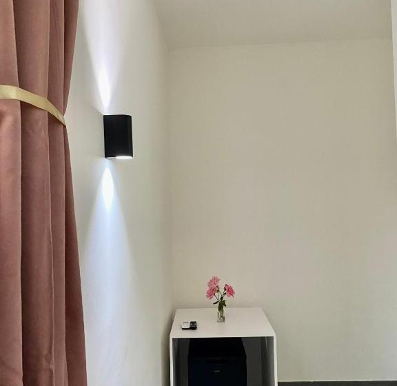 Номер Стандарт, Habitat Luxury Suites