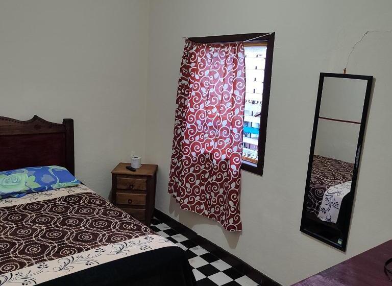 اتاق استاندارد, El Hogar Del Viajero Hostel