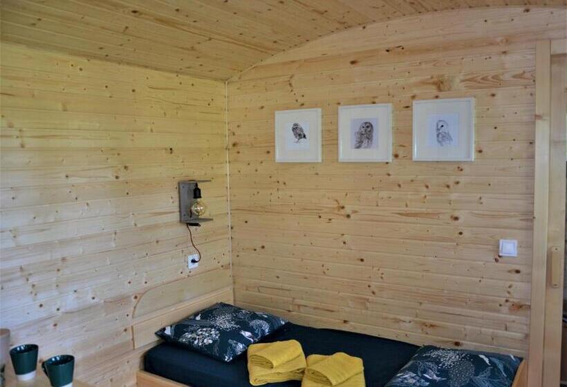 Семейный Номер, Le Camp Du Fauconnier