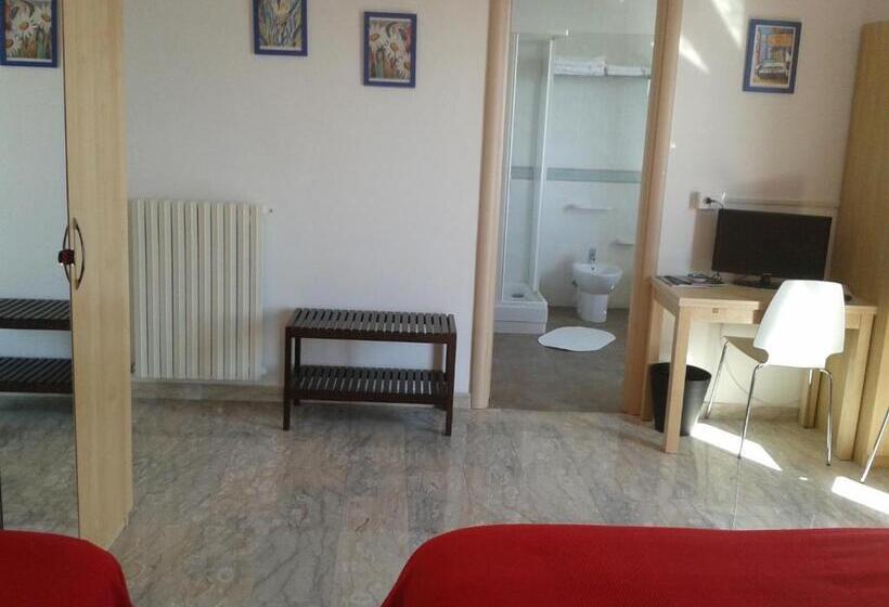 Трехместный Номер Стандарт с Балконом, B&b Il Nido Dell Aquila