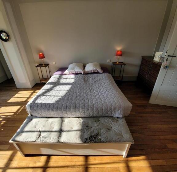 Номер Стандарт Вид на Парк, Chambres D Hôtes Manoir De Beaumarchais