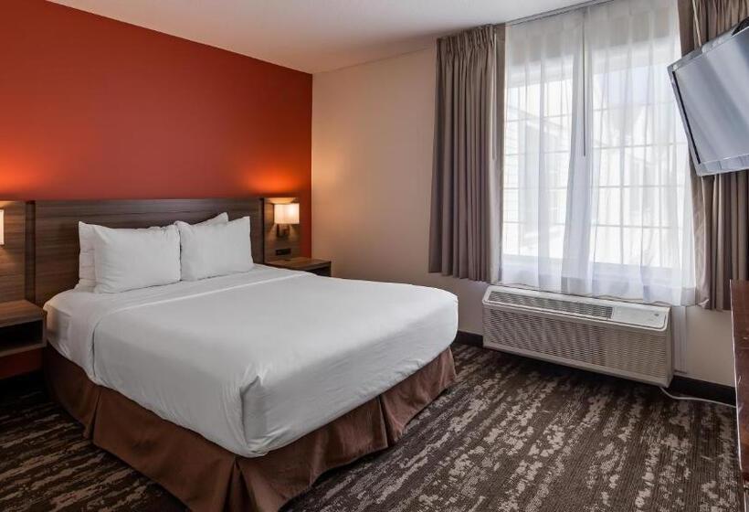 Номер Стандартный с Видом, Charlevoix Inn & Suites Surestay Collection By Best Western